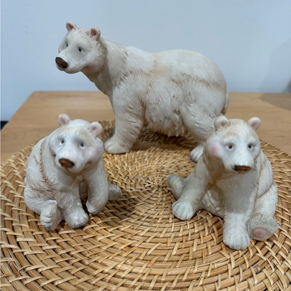 Polar Bear Family Figurines - VTG - Picture 10 of 15